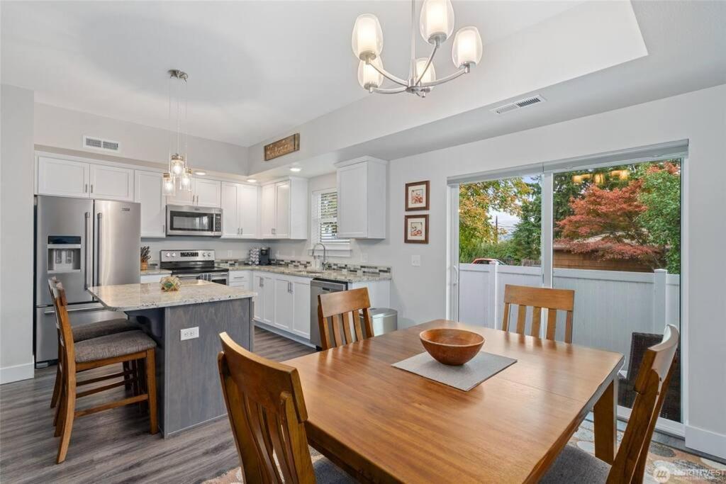 Apartamento New Town House - Heart Of Wenatchee Exterior foto
